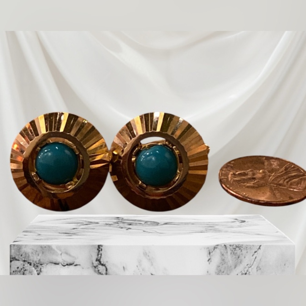 Vintage gold-tone cufflinks with turquoise cabochons and a fluted